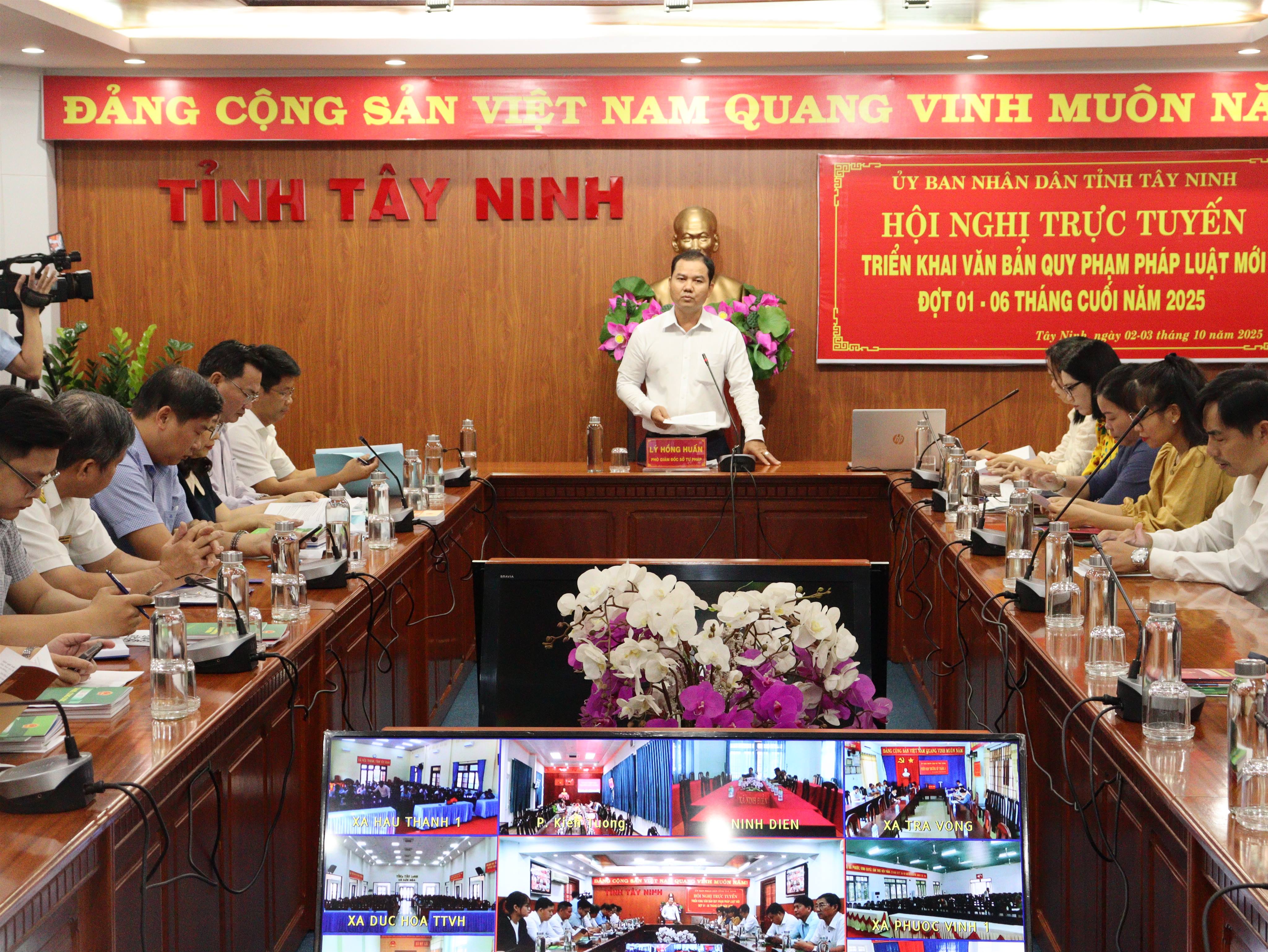 អង់គ្លេស៖ ព័ត៌មាន